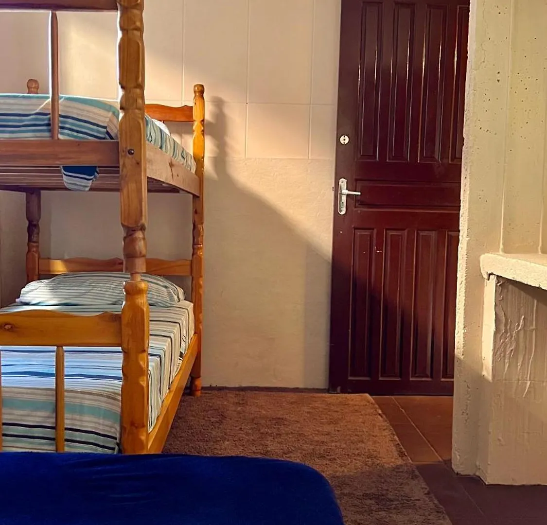 Hostel Antonio Pescador - Centro Da Guarda do Embaú